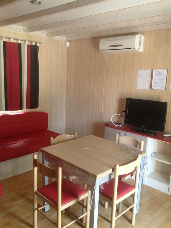 Camping Residence Chalet La Pomposa Terrazzoni Bonifacio  Værelse billede